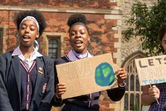 School children at climate change protest